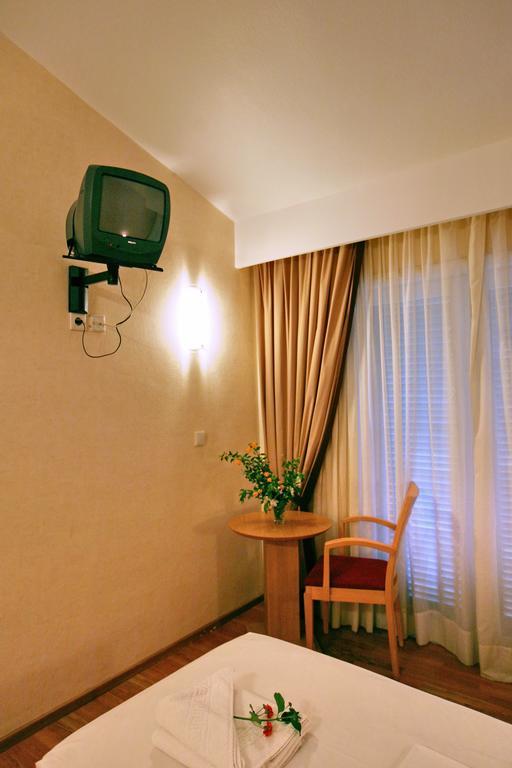 Sandy Bay Hotel Plomari Room photo