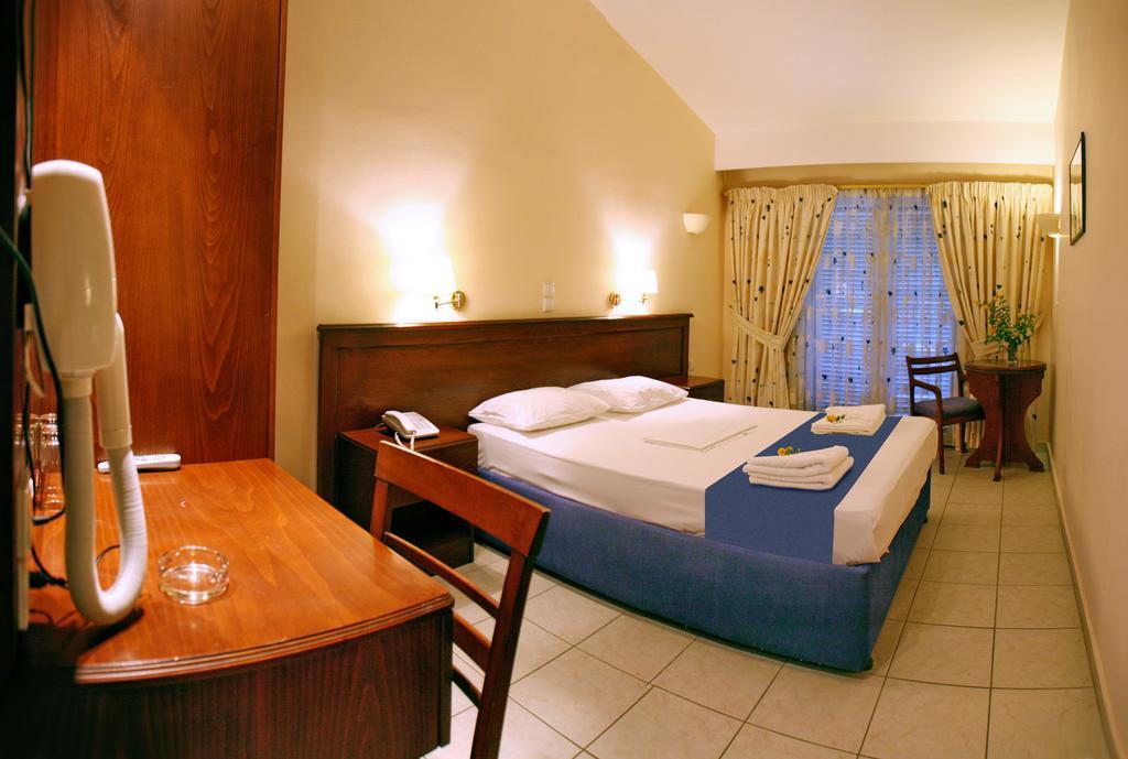 Sandy Bay Hotel Plomari Room photo